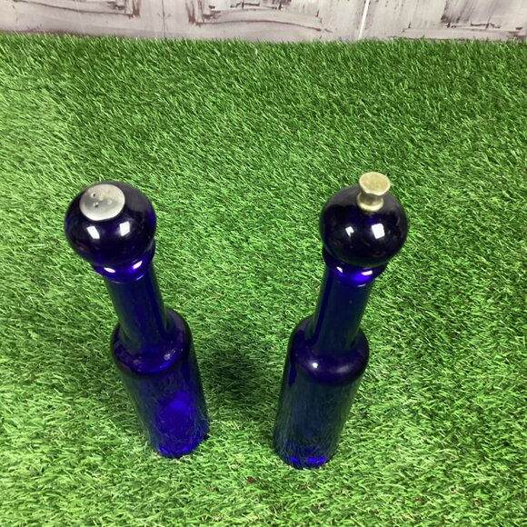 Olde Thompson Blue Salt & Pepper Shaker Set - Picture 3 of 10
